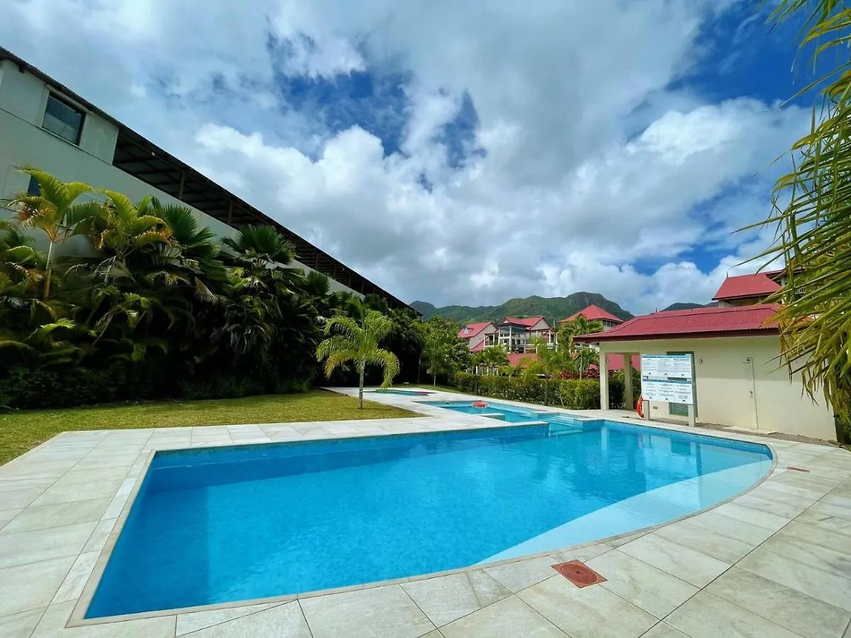 Holiday Villa With Private Pool And Private Driver Eden Island